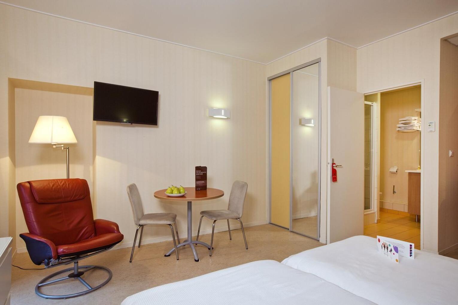 Garden & City Luxeuil Ex Le Metropole Et Les Thermes Bilik gambar